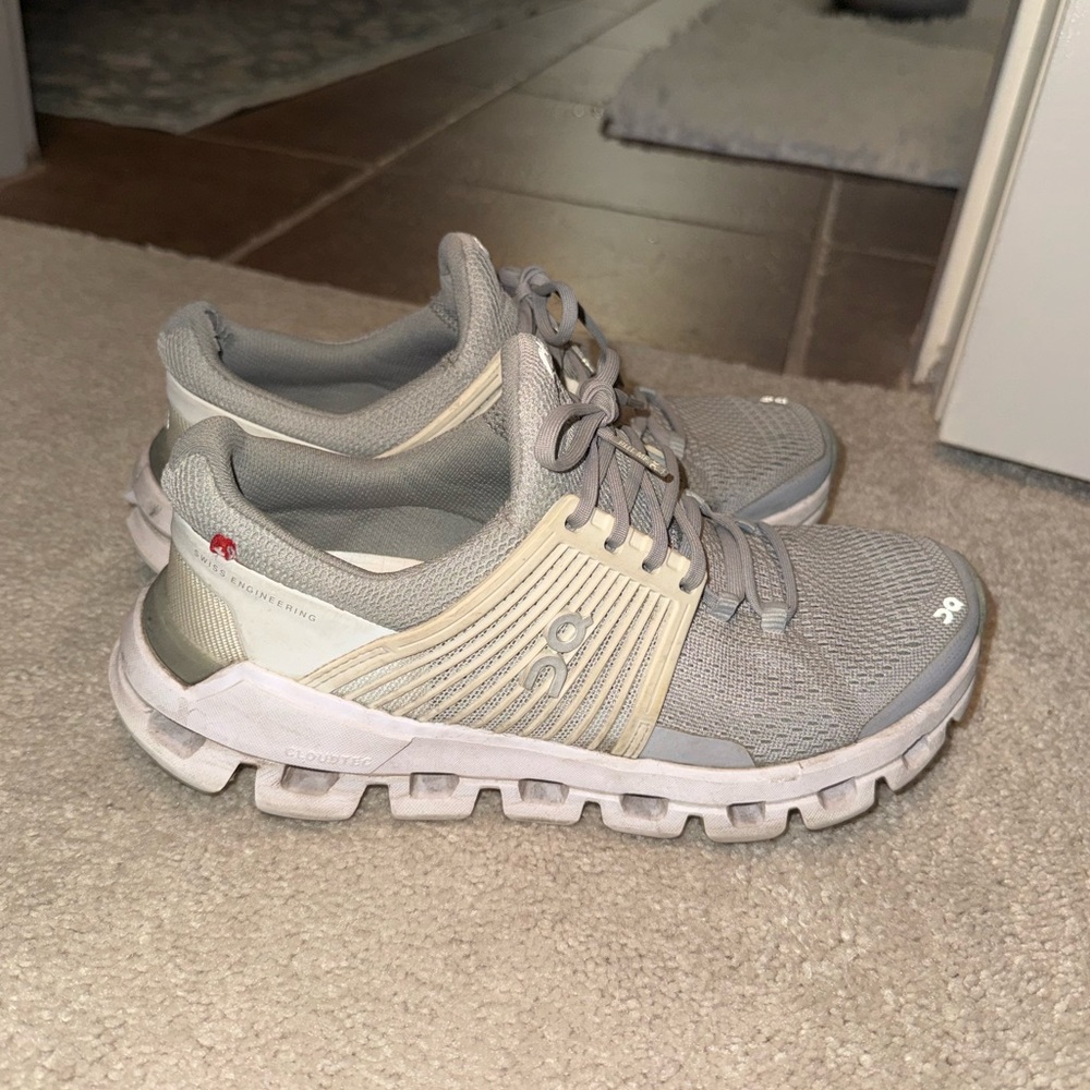 On cloud swift running shoes